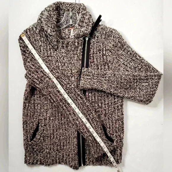 Free People Moto Side Asymetrical Zip Cardigan tweed Jacket Size M - Picture 6 of 11